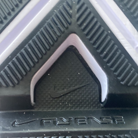 Nike Flyease Never Worn Hands Free Woman’s Sneakers - Picture 6 of 7